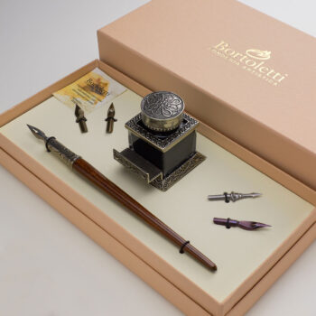 Set de escritorio de regalo con bolígrafo de madera y tintero de bronce