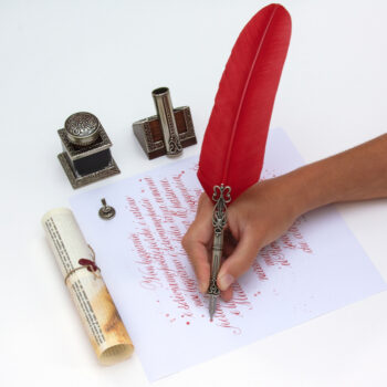 Set penna con piuma e calamaio artigianale con supporto in legno